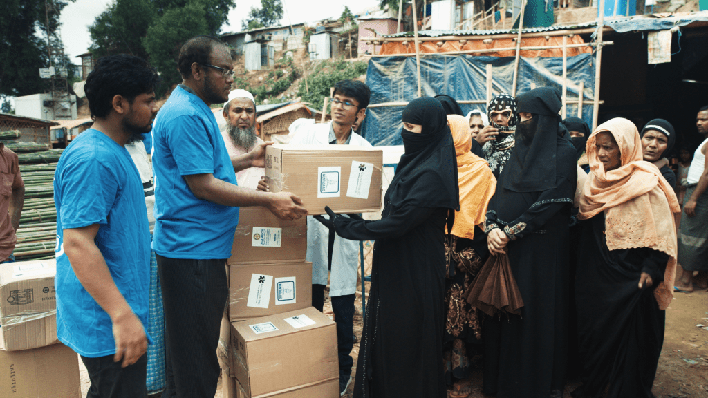 Family Emergency Kits being handed out to Rohingya refugees
